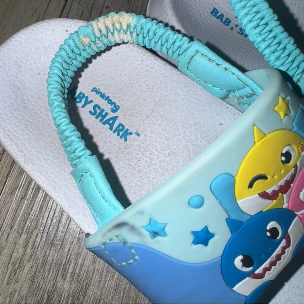 ☀️6/$20☀️ Baby Shark Kids Slide Sandals